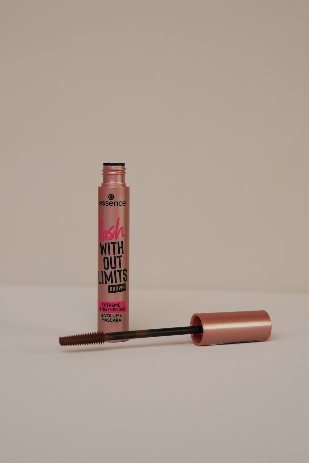 essence Lash Without Limits brown extreme lengthening & volume mascara