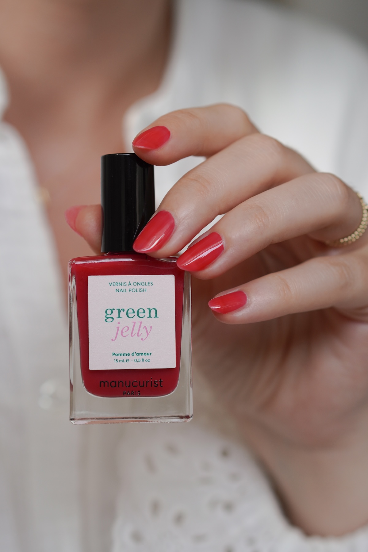 Manucurist Green Jelly Pomme d'Amour granaatappelrood nagellak swatch