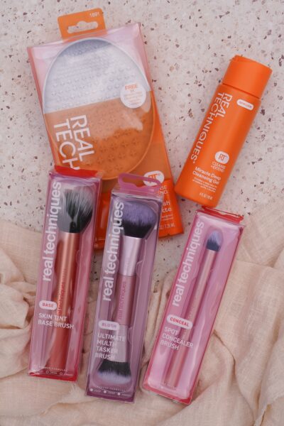 Real Techniques Spot Concealer Brush, Skin Tint Base Brush, Ultimate Multi-Tasker Brush, Miracle Deep Cleansing Gel en Brush Cleansing Palette